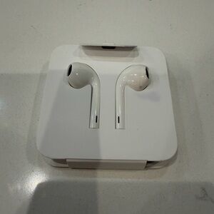 Apple White Wireless Earbuds